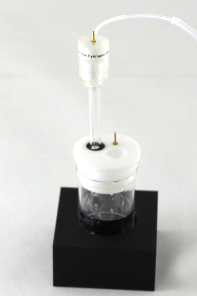 The Platinum counter electrode 5.7 cm is included in the contents of the SVC-2 Voltammetry cell