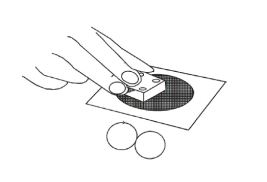 Fig. 6-3 Rough polishing of the electrode surface. Fig. 6-3 Rough polishing of the electrode surface.