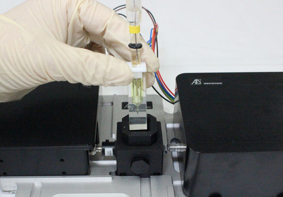 Fig. 9 Sample setting for absorbance measurement. Fig. 9 Sample setting for absorbance measurement.